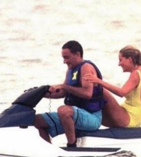 Лето 1997 года стало для принцессы Дианы незабываемым и..3