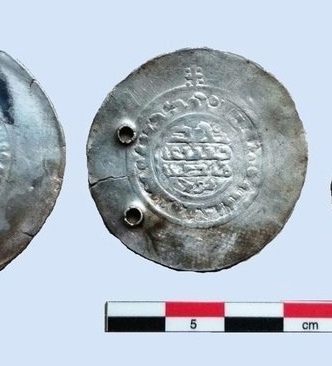 Новгородские монеты и украшения времён правления князя..1