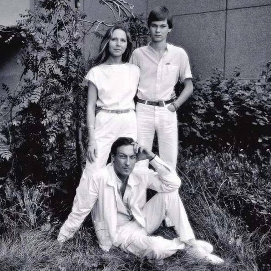 Олег Янковский с женой и сыном. СССР,..0