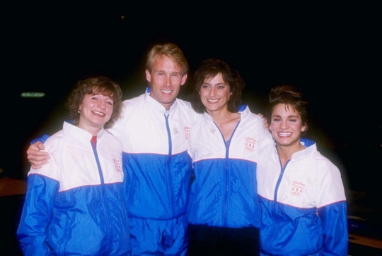 Ольга Корбут, Барт Коннер, Надя Команечи и Мэри Лу Реттон в 1992..0