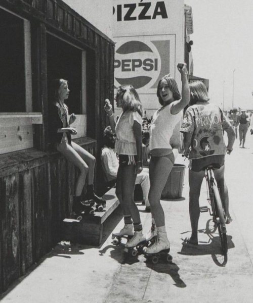 Пляжная жизнь Южной Калифорнии: золотое лето 1960-80-х

Лето в Южной..0