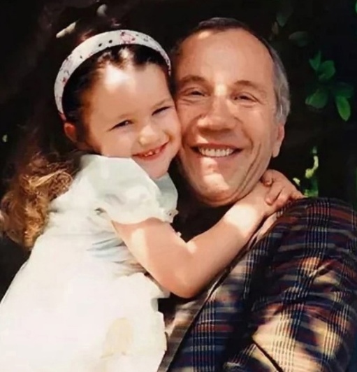 После падения железного занавеса Савелий Крамаров решил..0