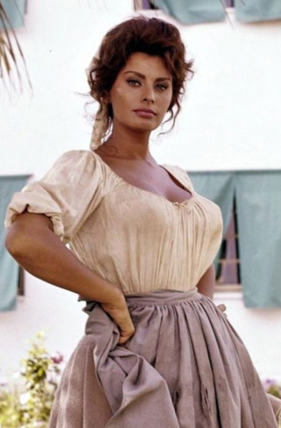 Потрясающая звезда прошлого — Софи Лорен
Софи Лорен — это имя,..2