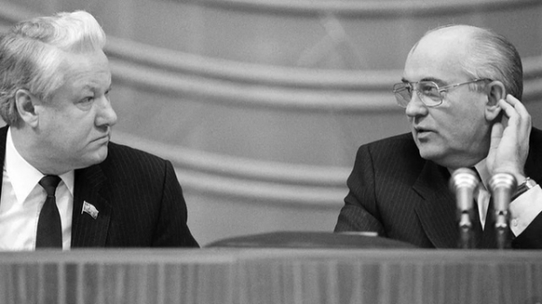 Председатель Верховного совета РСФСР Борис Ельцин и президент..0