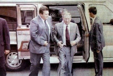 Председатель Донецкого областного совета Виктор Янукович..0