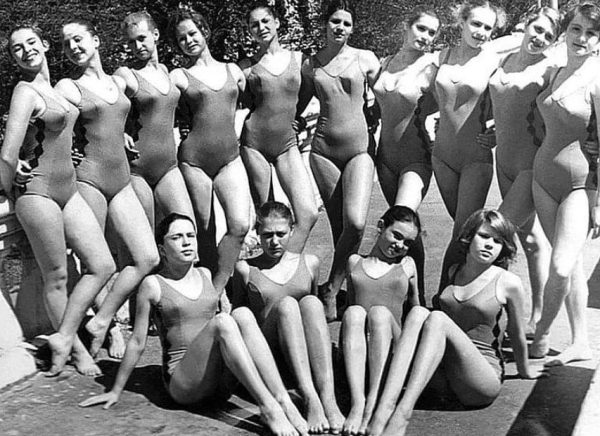 Синхронное плавание в Москве: команда спортобщества..0