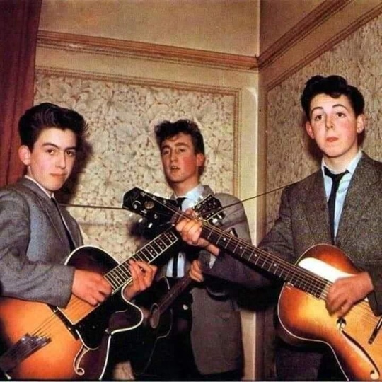 The Beatles в 1957 году, Джорджу 14 лет, Джону 16 лет и Полу 15..0