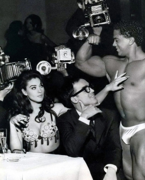 В 1992 году итальянские актрисы Изабелла Росселлини и..0