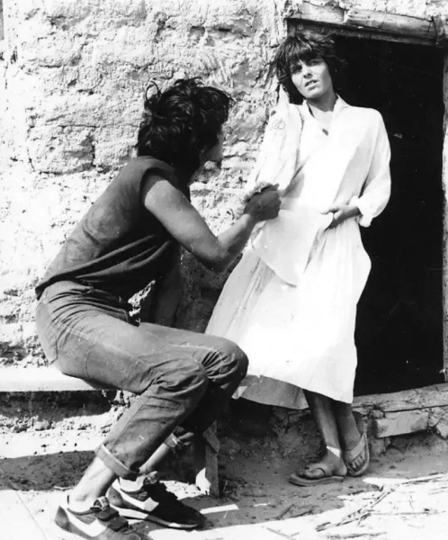 В жизни Виктора Цоя были две значимые женщины — его жена Марьяна..2