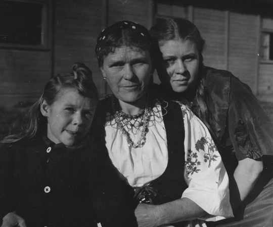 Временный лагерь беженцев для освобождённых советских граждан,..1