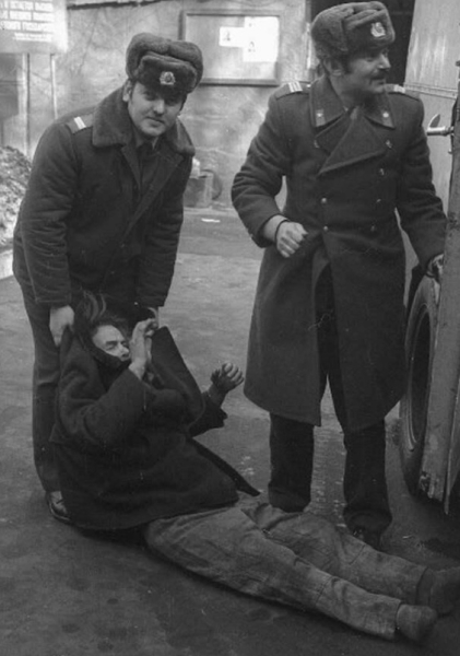 Вытрезвители 90-х годов — это мрачная, но неотъемлемая часть..3