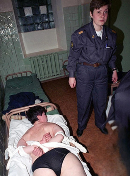 Вытрезвители 90-х годов — это мрачная, но неотъемлемая часть..0