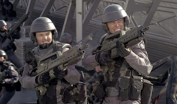 «Звездный десант»: Как Пол Верховен заставил зрителей..2