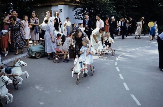 Москва. На детской площадке, прокат. 1959-1964..0