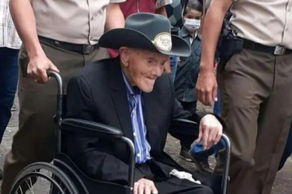 Хуан Висенте Перес, самый пожилой мужчина в мире, скончался в..0