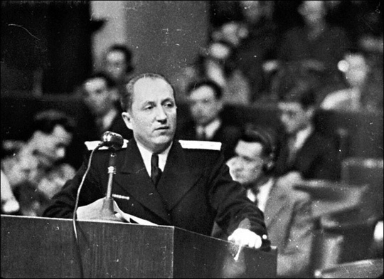 Когда летом 1945 года советский  прокурор  Роман Руденко был..0