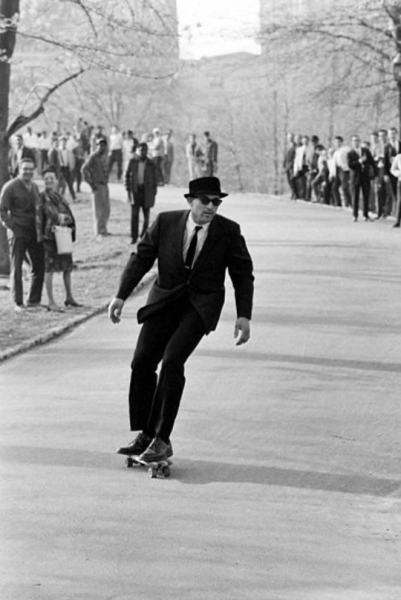 Скейтбордист в Центральном парке, 1965..0