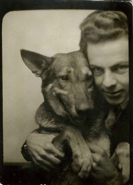 Зимой 1943 года на Центральном вокзале Нью-Йорка мужчина сделал..0
