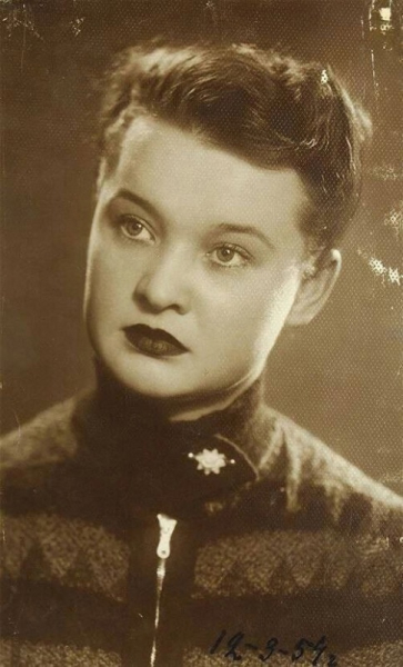 19-летняя первокурсница ВГИКа Людмила Гурченко, 1954..0