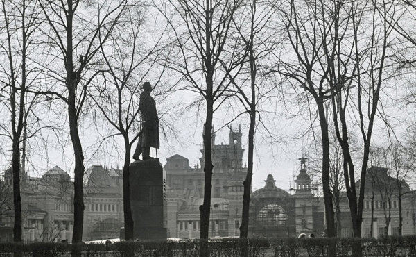 Белорусский вокзал. Москва, 1980-е. Фотограф Михаил..0