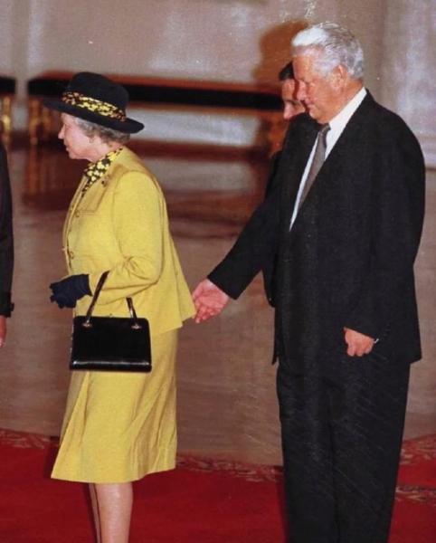 Борис Ельцин и Елизавета II во время визита королевы в Россию, 1994..0