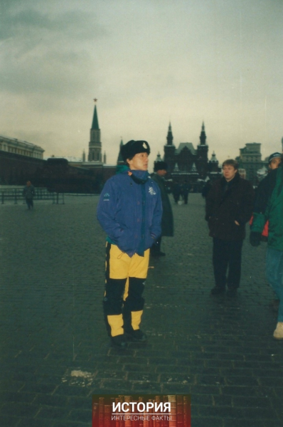 Джеки Чан во время своего первого визита в Москву (1996..0