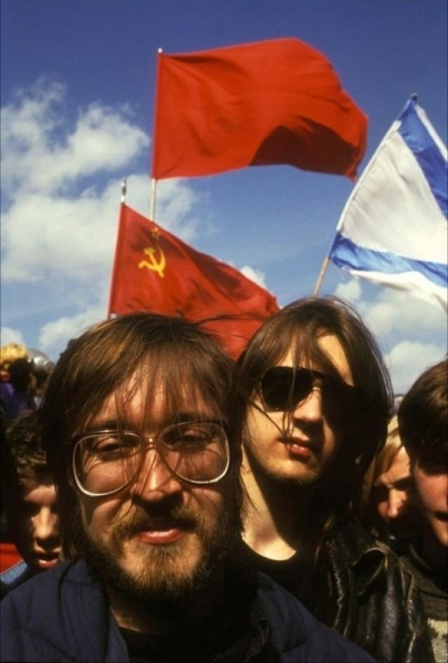 Егор Летов на первомайской демонстрации. Москва, 1993..0