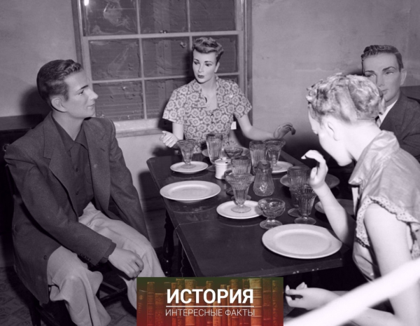 Эти манекены — жители городка Дум-таун (Doom Town) в Неваде,..0