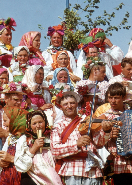 Июль 1972 года. Город Суджа, Курская область. Фольклорный ансамбль...1