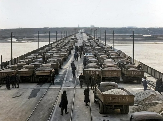 Испытания Октябрьского моста перед открытием. Новосибирск, 1955..0
