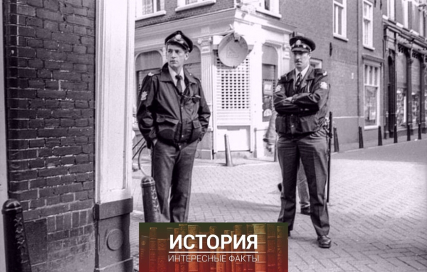 Квартал красных фонарей в Амстердаме, 1990-е..6