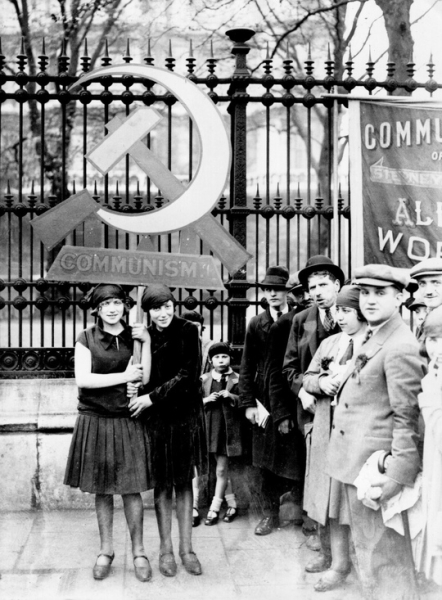 Первомайская демонстрация коммунистов . Лондон , 1928 г..0