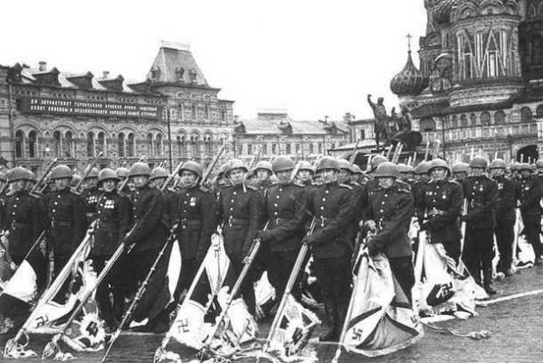Первый Парад Победы 24 июня 1945..4