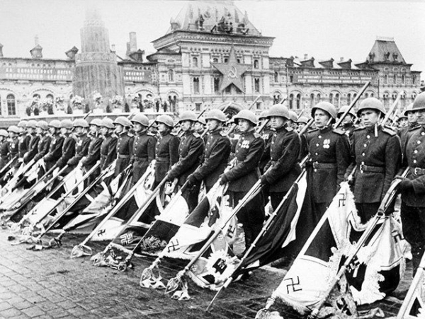 Первый Парад Победы 24 июня 1945..3