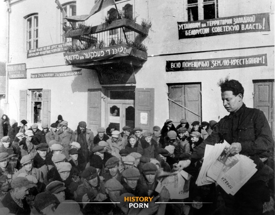 «Привнесём советскую власть в Западную Белорусь!»

На массовом..0