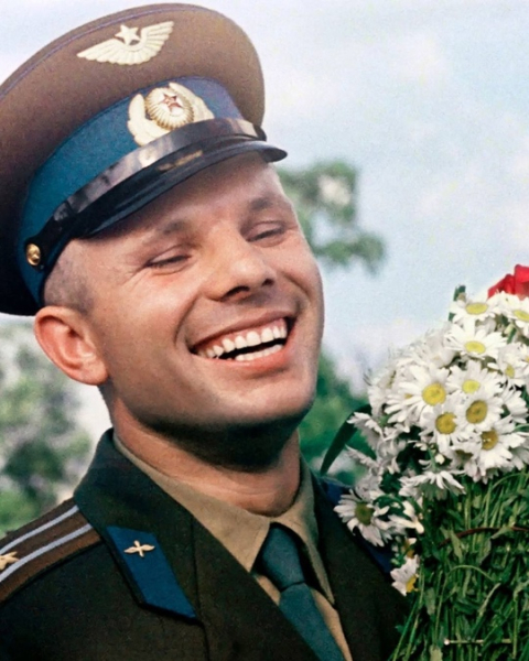 С днем..0