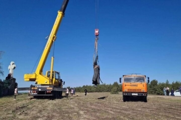 Сотрудники правоохранительных органов демонтировали две..0