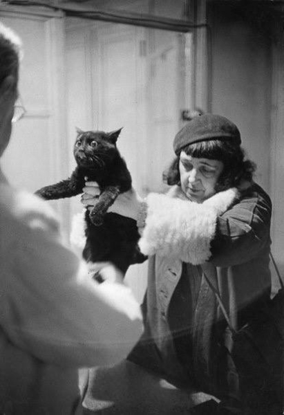 У ветеринара. Париж, 1953..0