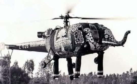 Вертолёт Alouette (Chetak) Индийских ВВС, задекорированный 
