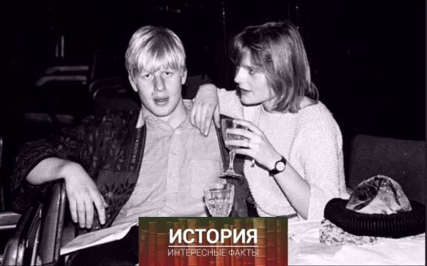 Бывший премьер-министр Великобритании Борис Джонсон в возрасте..0