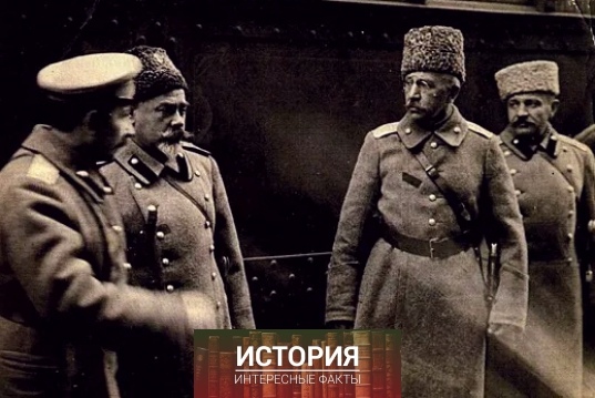 Генералы Антон Деникин и Пётр Краснов в группе военных,..0