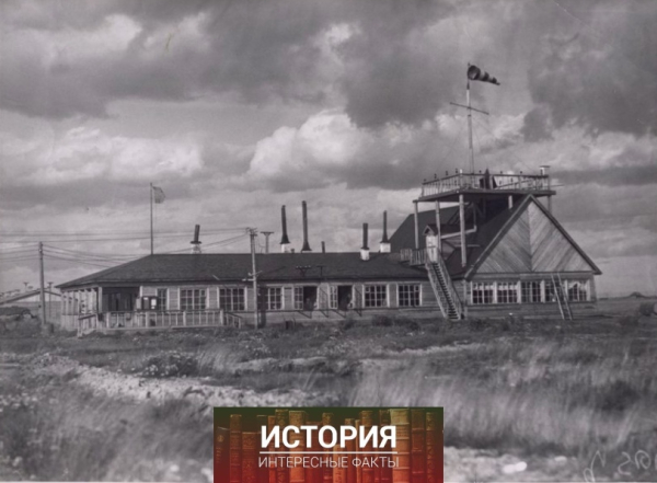 Ленинград. Аэровокзал аэропорта Шоссейная. 1933 год

Днем рождения..0