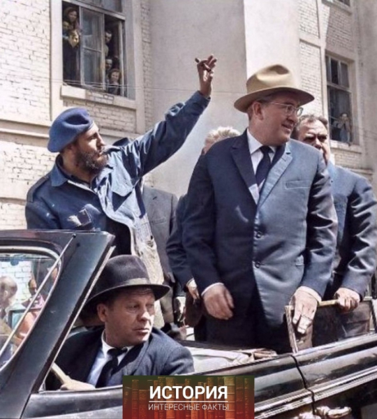 1963. Юрий Андропов с Фиделем..0