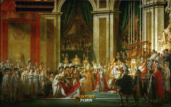 2 декабря 1804 года Наполеон Бонапарт торжественно короновал себя..0