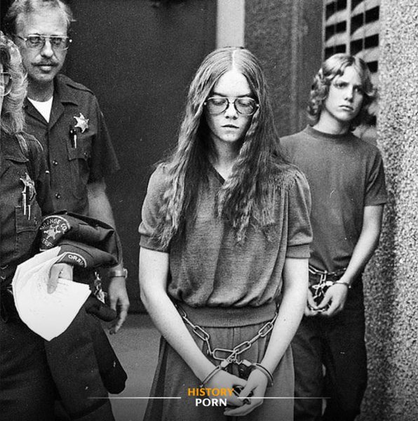 Бренда Энн Спенсер, 16-летняя жительница Сан-Диего, была задержана..0