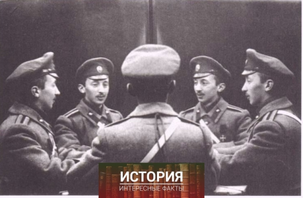Чудесная была мода , фотографироваться таким образом , что бы на..1