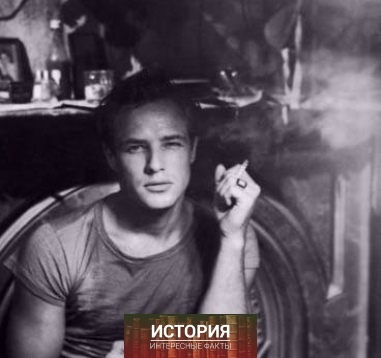 Марлон Брандо в трамвае «Желание», 1951..0