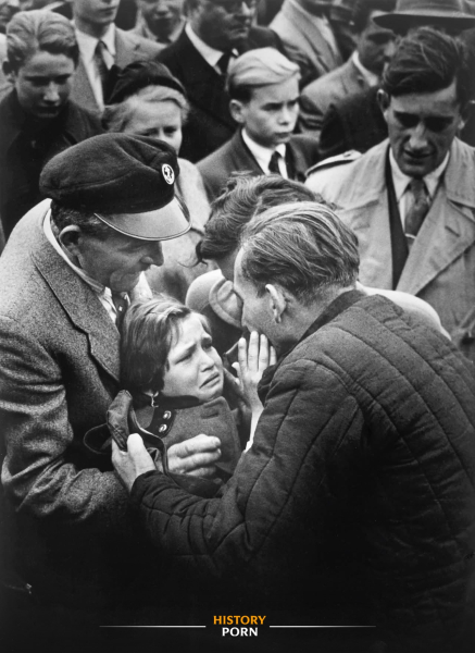 На снимке Helmuth Pirath 1956 года запечатлён немецкий военнослужащий,..0