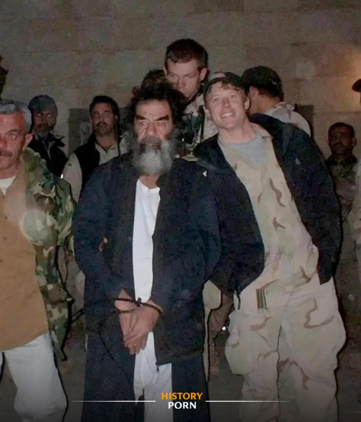 Саддам Хусейн был захвачен американскими военными в декабре 2003..0
