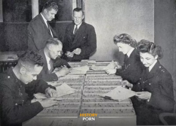 В 1948 году в Англии специалисты сравнивали отпечатки пальцев..0